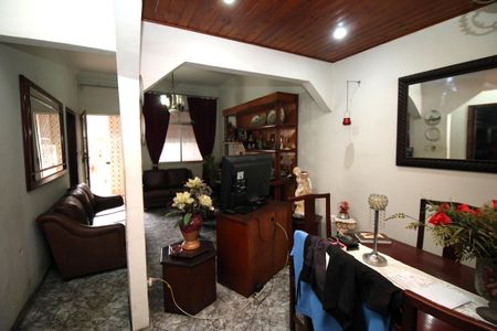 Casa à venda com 225m², 3 quartos e 2 vagasSala 2