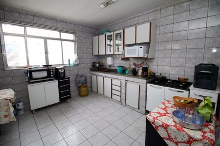 Casa à venda com 225m², 3 quartos e 2 vagasCozinha