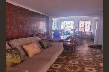 Foto 02 de casa à venda com 6 quartos, 240m² em Penha de França, São Paulo