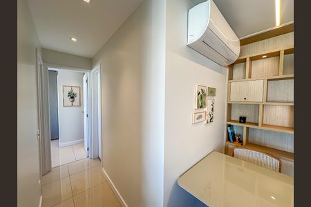 Apartamento à venda com 73m², 2 quartos e 1 vaga Apartamento à venda com 73m², 2 quartos e 1 vagaCorredor