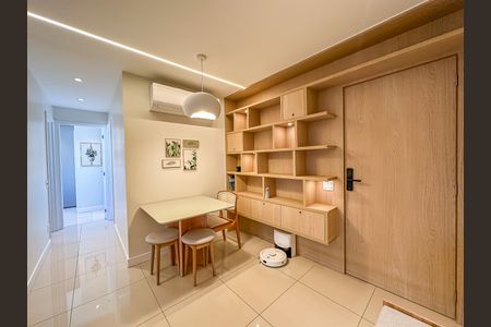 Apartamento à venda com 73m², 2 quartos e 1 vaga Apartamento à venda com 73m², 2 quartos e 1 vagaSala