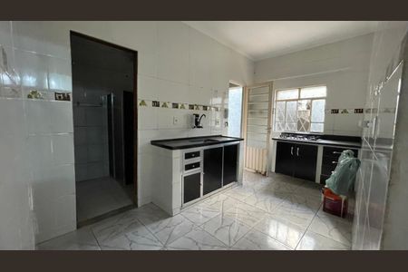 Casa à venda com 80m², 3 quartos e 2 vagas Casa à venda com 80m², 3 quartos e 2 vagasCozinha