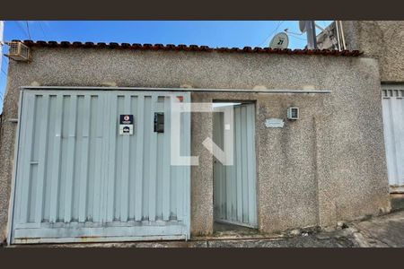 Casa à venda com 80m², 3 quartos e 2 vagas