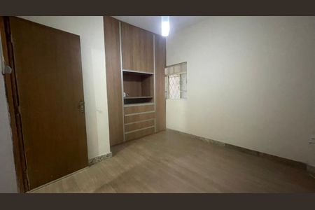 Casa à venda com 80m², 3 quartos e 2 vagas Casa à venda com 80m², 3 quartos e 2 vagasSuíte