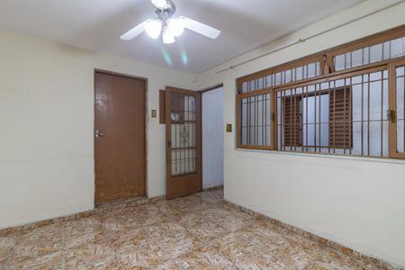 Casa à venda com 120m², 3 quartos e 2 vagasSala