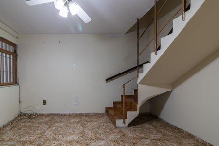 Casa à venda com 120m², 3 quartos e 2 vagasSala