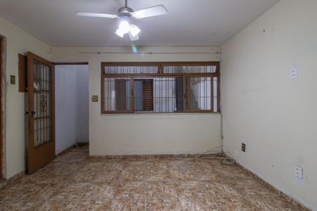 Casa à venda com 120m², 3 quartos e 2 vagasSala