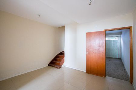 Casa à venda com 101m², 2 quartos e 2 vagas Casa à venda com 101m², 2 quartos e 2 vagasSala