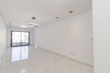 Casa à venda com 200m², 3 quartos e 2 vagasSala