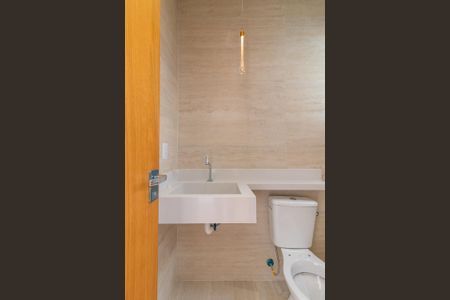 Casa à venda com 200m², 3 quartos e 2 vagasBanheiro da Suíte 01