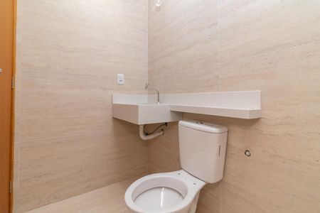 Casa à venda com 200m², 3 quartos e 2 vagasBanheiro da Suíte 03