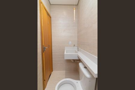 Casa à venda com 200m², 3 quartos e 2 vagasBanheiro da Suíte 01