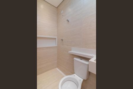 Casa à venda com 200m², 3 quartos e 2 vagasBanheiro da Suíte 02