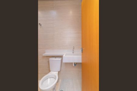 Casa à venda com 200m², 3 quartos e 2 vagasBanheiro da Suíte 02