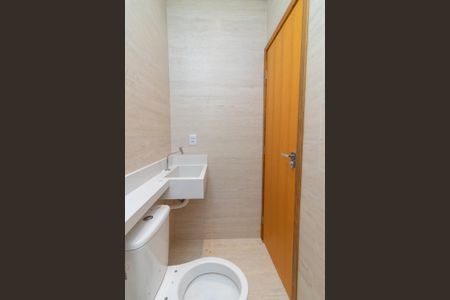 Casa à venda com 200m², 3 quartos e 2 vagasBanheiro da Suíte 02