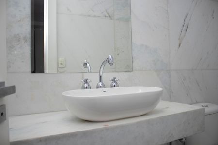 Apartamento para alugar com 430m², 5 quartos e 2 vagasBanheiro 1