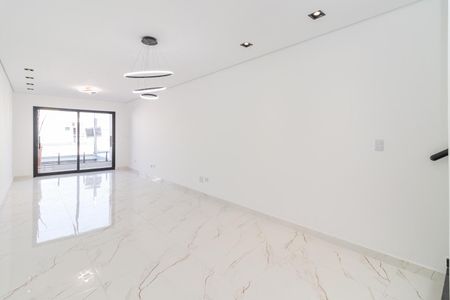 Casa à venda com 200m², 3 quartos e 2 vagasSala