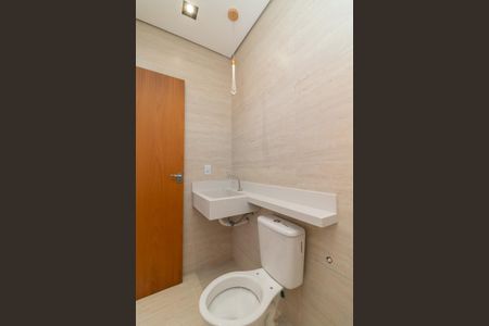 Casa à venda com 200m², 3 quartos e 2 vagasBanheiro da Suíte 3