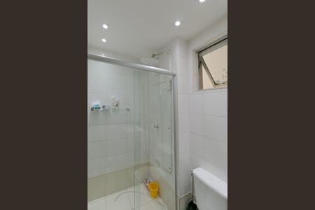 Apartamento à venda com 120m², 4 quartos e 2 vagas Apartamento à venda com 120m², 4 quartos e 2 vagasBanheiro Social