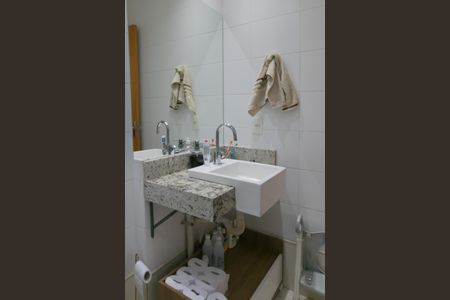 Apartamento à venda com 120m², 4 quartos e 2 vagas Apartamento à venda com 120m², 4 quartos e 2 vagasBanheiro Social