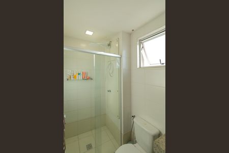 Apartamento à venda com 120m², 4 quartos e 2 vagas Apartamento à venda com 120m², 4 quartos e 2 vagasBanheiro da Suíte