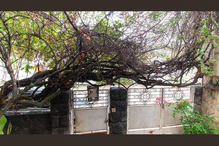 Casa à venda com 300m², 3 quartos e 5 vagas Casa à venda com 300m², 3 quartos e 5 vagasVista