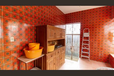 Casa à venda com 300m², 3 quartos e 5 vagas Casa à venda com 300m², 3 quartos e 5 vagasÁrea de Serviço