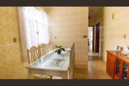 Casa à venda com 300m², 3 quartos e 5 vagas Casa à venda com 300m², 3 quartos e 5 vagasCopa