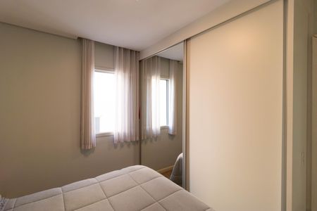 Apartamento à venda com 70m², 3 quartos e 1 vagaQuarto 02