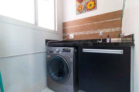 Apartamento à venda com 70m², 3 quartos e 1 vagaÁrea de Serviço