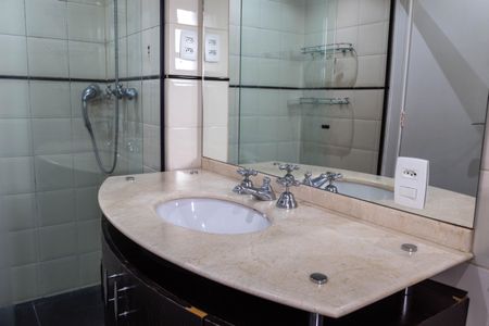 Apartamento à venda com 96m², 2 quartos e 2 vagasBanheiro da Suíte