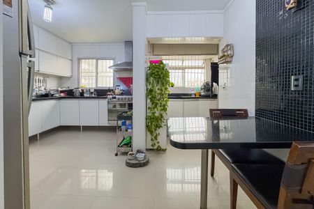 Apartamento à venda com 90m², 3 quartos e 2 vagasCozinha