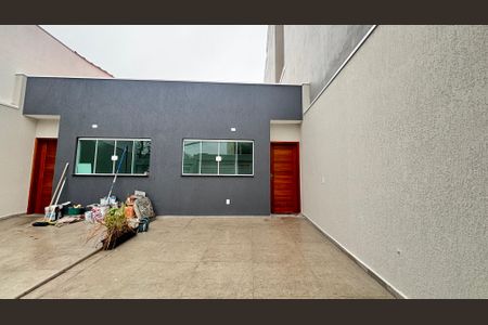 Casa à venda com 71m², 3 quartos e 2 vagas Casa à venda com 71m², 3 quartos e 2 vagasGaragem