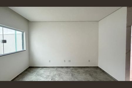 Casa à venda com 71m², 3 quartos e 2 vagas Casa à venda com 71m², 3 quartos e 2 vagasSala