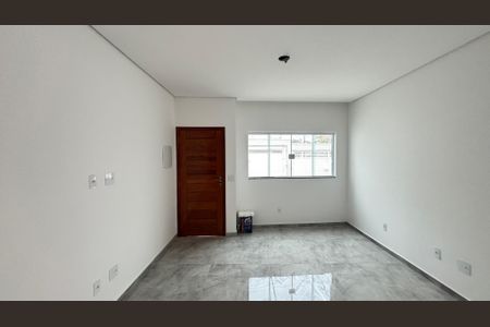 Casa à venda com 71m², 3 quartos e 2 vagas Casa à venda com 71m², 3 quartos e 2 vagasSala