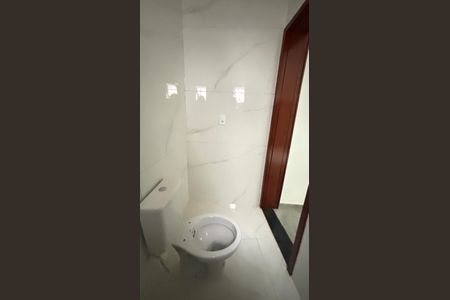 Casa à venda com 71m², 3 quartos e 2 vagas Casa à venda com 71m², 3 quartos e 2 vagasBanheiro da Suíte