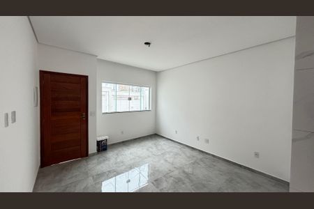 Casa à venda com 71m², 3 quartos e 2 vagas Casa à venda com 71m², 3 quartos e 2 vagasSala