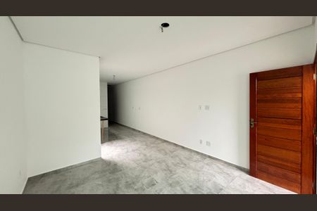 Casa à venda com 71m², 3 quartos e 2 vagas Casa à venda com 71m², 3 quartos e 2 vagasSala