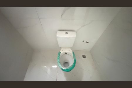 Casa à venda com 71m², 3 quartos e 2 vagas Casa à venda com 71m², 3 quartos e 2 vagasBanheiro