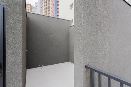 Casa à venda com 177m², 3 quartos e 2 vagas Casa à venda com 177m², 3 quartos e 2 vagasTerraço