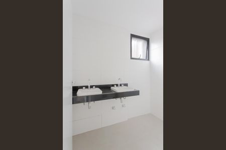 Casa à venda com 177m², 3 quartos e 2 vagas Casa à venda com 177m², 3 quartos e 2 vagasBanheiro da Suíte