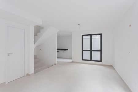 Casa à venda com 177m², 3 quartos e 2 vagas Casa à venda com 177m², 3 quartos e 2 vagasSala