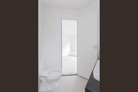 Casa à venda com 177m², 3 quartos e 2 vagas Casa à venda com 177m², 3 quartos e 2 vagasBanheiro da Suíte
