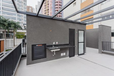 Casa à venda com 177m², 3 quartos e 2 vagas Casa à venda com 177m², 3 quartos e 2 vagasTerraço