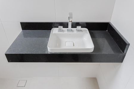 Casa à venda com 177m², 3 quartos e 2 vagas Casa à venda com 177m², 3 quartos e 2 vagasBanheiro