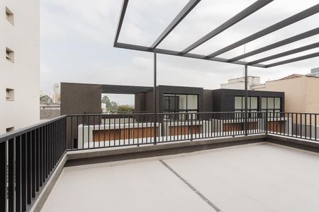 Casa à venda com 177m², 3 quartos e 2 vagas Casa à venda com 177m², 3 quartos e 2 vagasTerraço