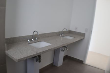 Apartamento à venda com 119m², 3 quartos e 2 vagasBanheiro da Suíte