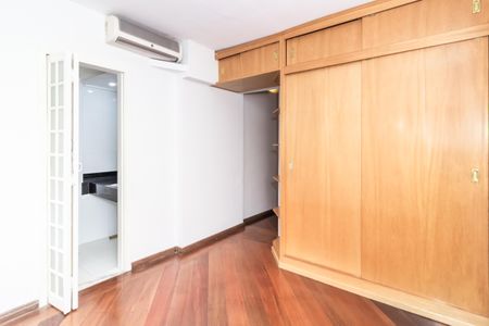 Apartamento à venda com 117m², 3 quartos e 2 vagasSuíte