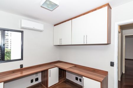 Apartamento à venda com 117m², 3 quartos e 2 vagasQuarto 2
