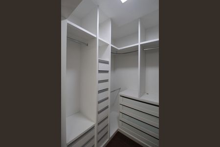 Apartamento à venda com 112m², 4 quartos e 2 vagasCloset da Suíte